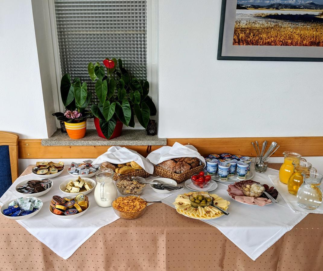 Guesthouse & Apartments Pri Stani Zerovnica Bagian luar foto