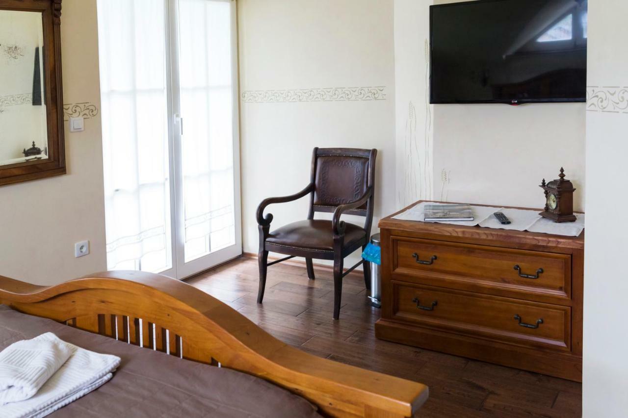 Guesthouse & Apartments Pri Stani Zerovnica Bagian luar foto