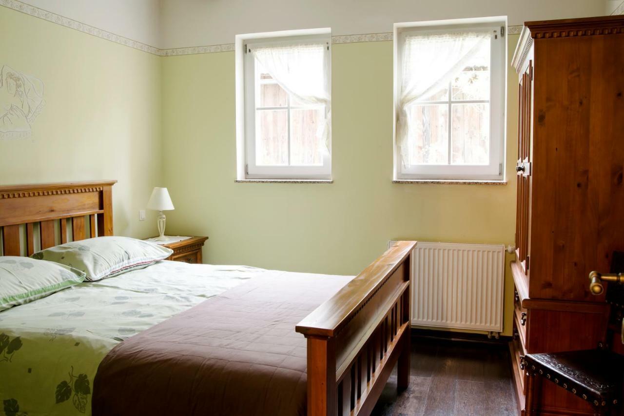 Guesthouse & Apartments Pri Stani Zerovnica Bagian luar foto